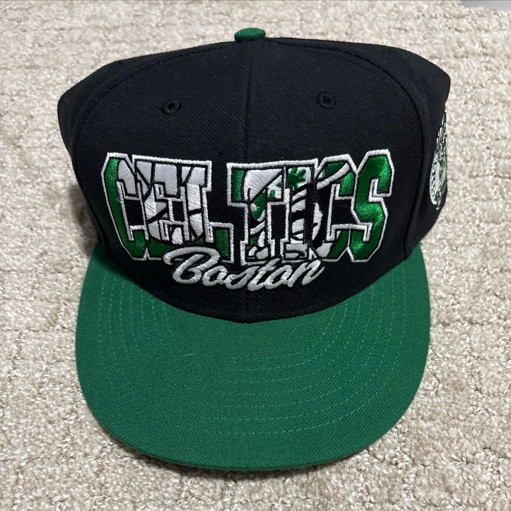 Mitchell & Ness Boston Celtics Hardwood Classic Vintage Black & Green SnapBack